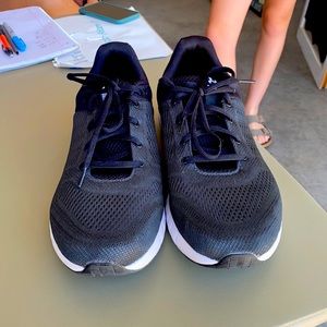 Men’s size 13 under armory shoes.  Never worn